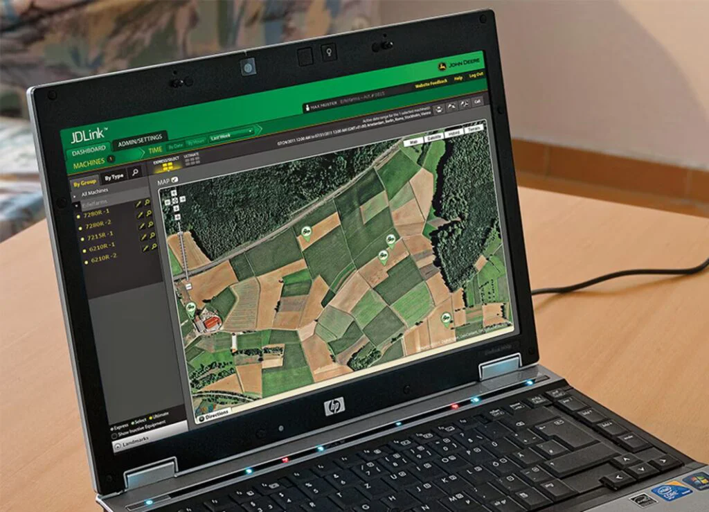 Sistema JDLink de John Deere mostrando monitoreo de maquinaria agrícola en mapa